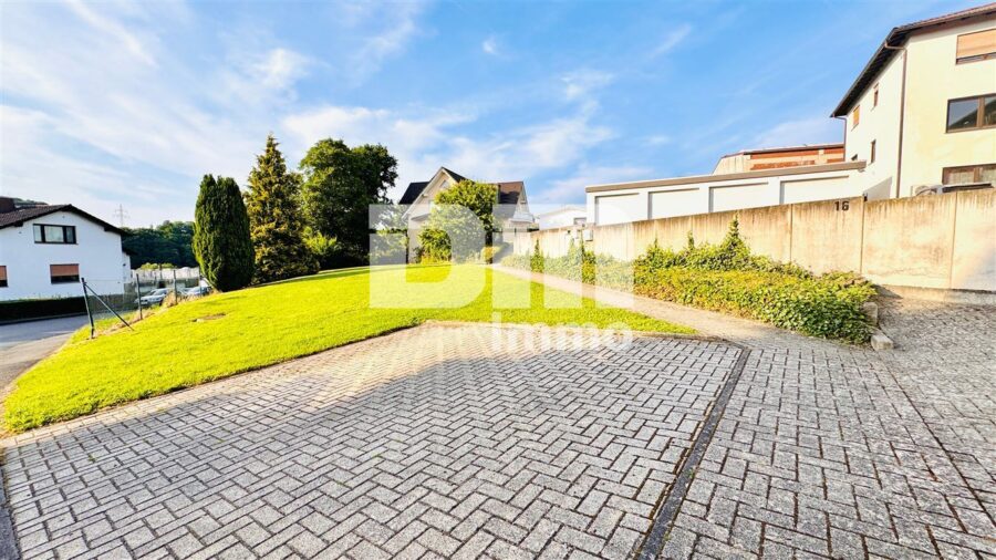 Hochklassiges Einfamilienhaus mit Einliegerwohnung in Bestlage auf großem Traumgrundstück - 2x PKW Stellplatz / Mit Genehmigung für Carport